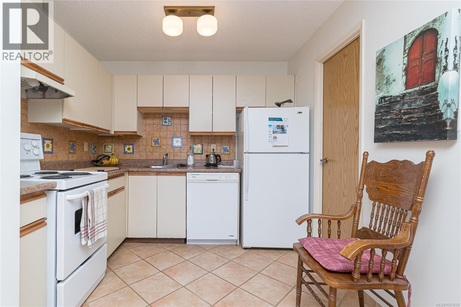 809 1630 Quadra St, Victoria