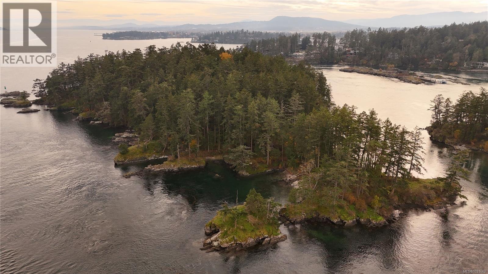 0 Fernie Island - 3