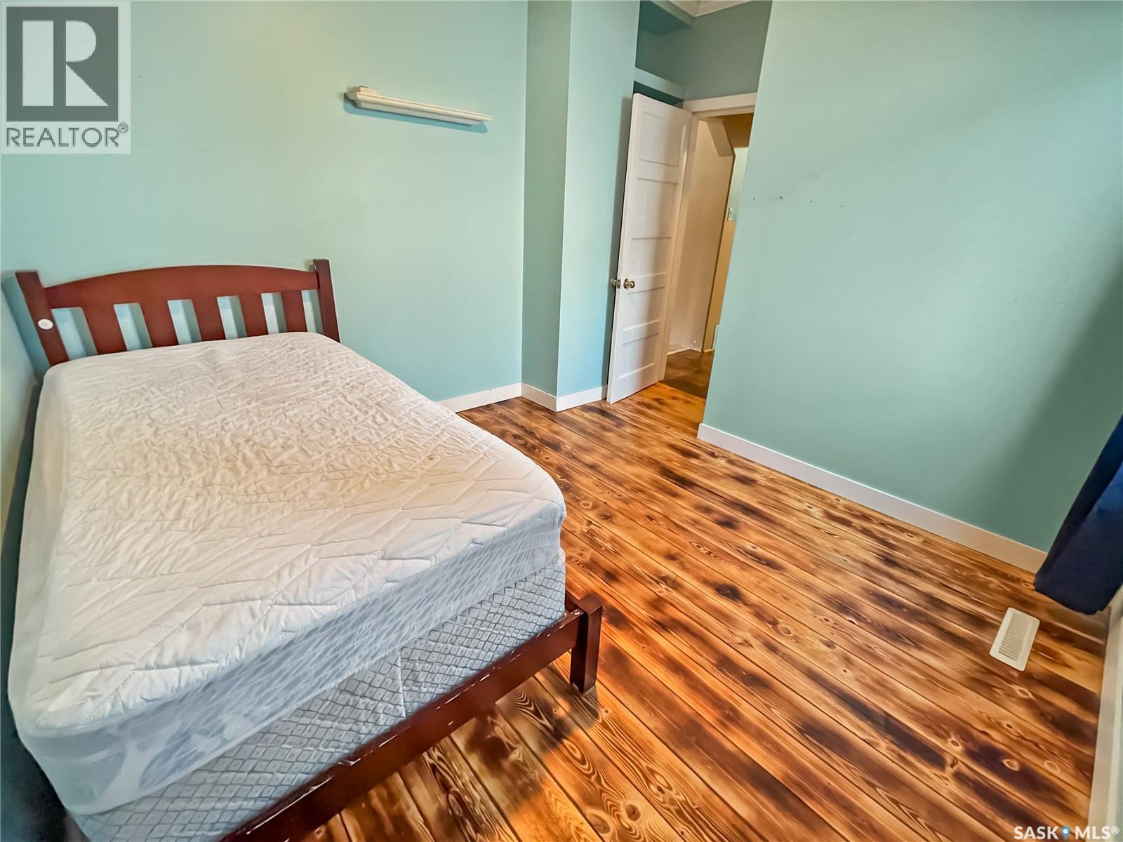 Single Family House Bungalow for Sale in  rd AVENUE NE Swift Current 