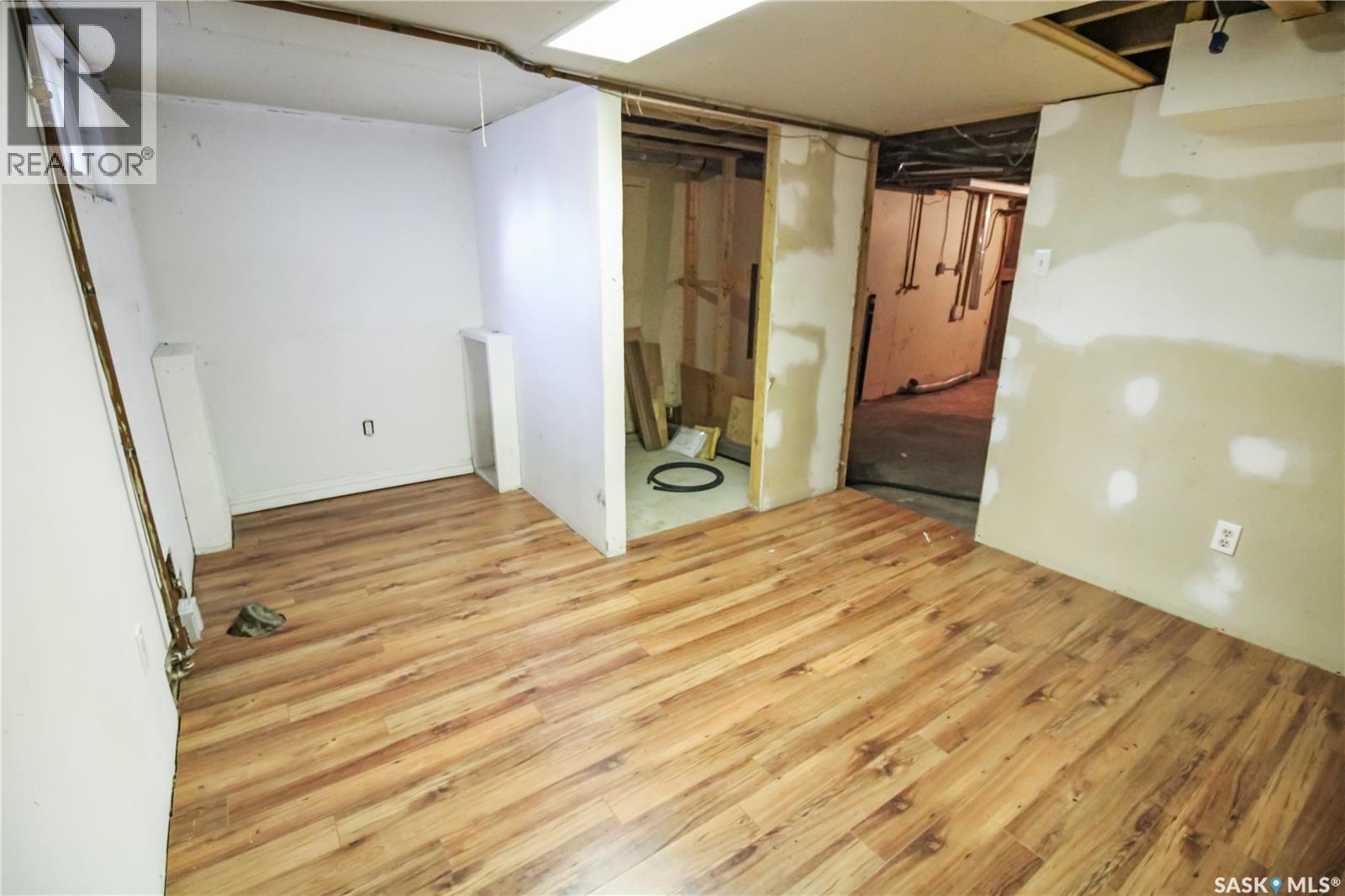 Single Family House Bungalow for Sale in  rd AVENUE NE Swift Current 