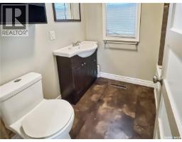 365 3rd Avenue Ne, Swift Current, SK S9H2G8 Photo 11