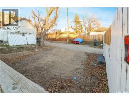 365 3rd Avenue Ne, Swift Current, SK S9H2G8 Photo 21
