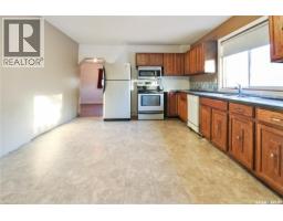 Family room - 365 3rd Avenue Ne, Swift Current, SK S9H2G8 Photo 7