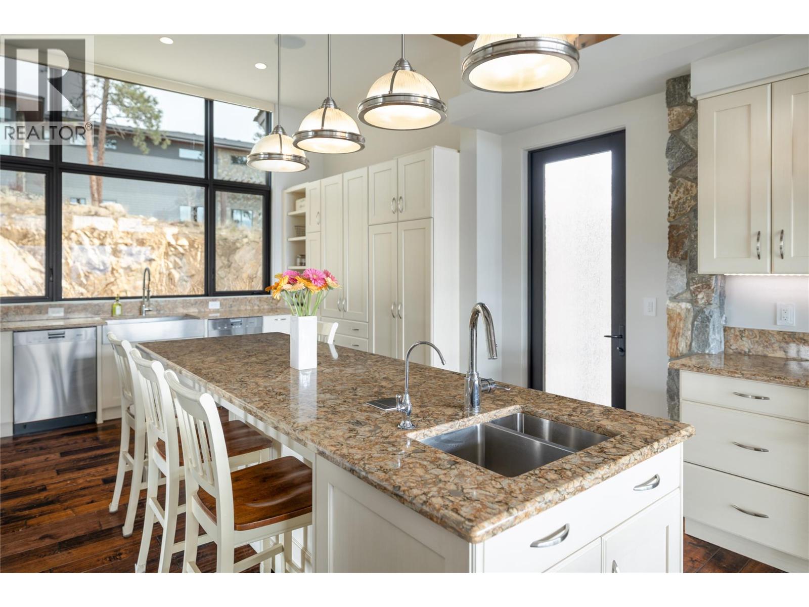  508 Vardon Lane, Vernon