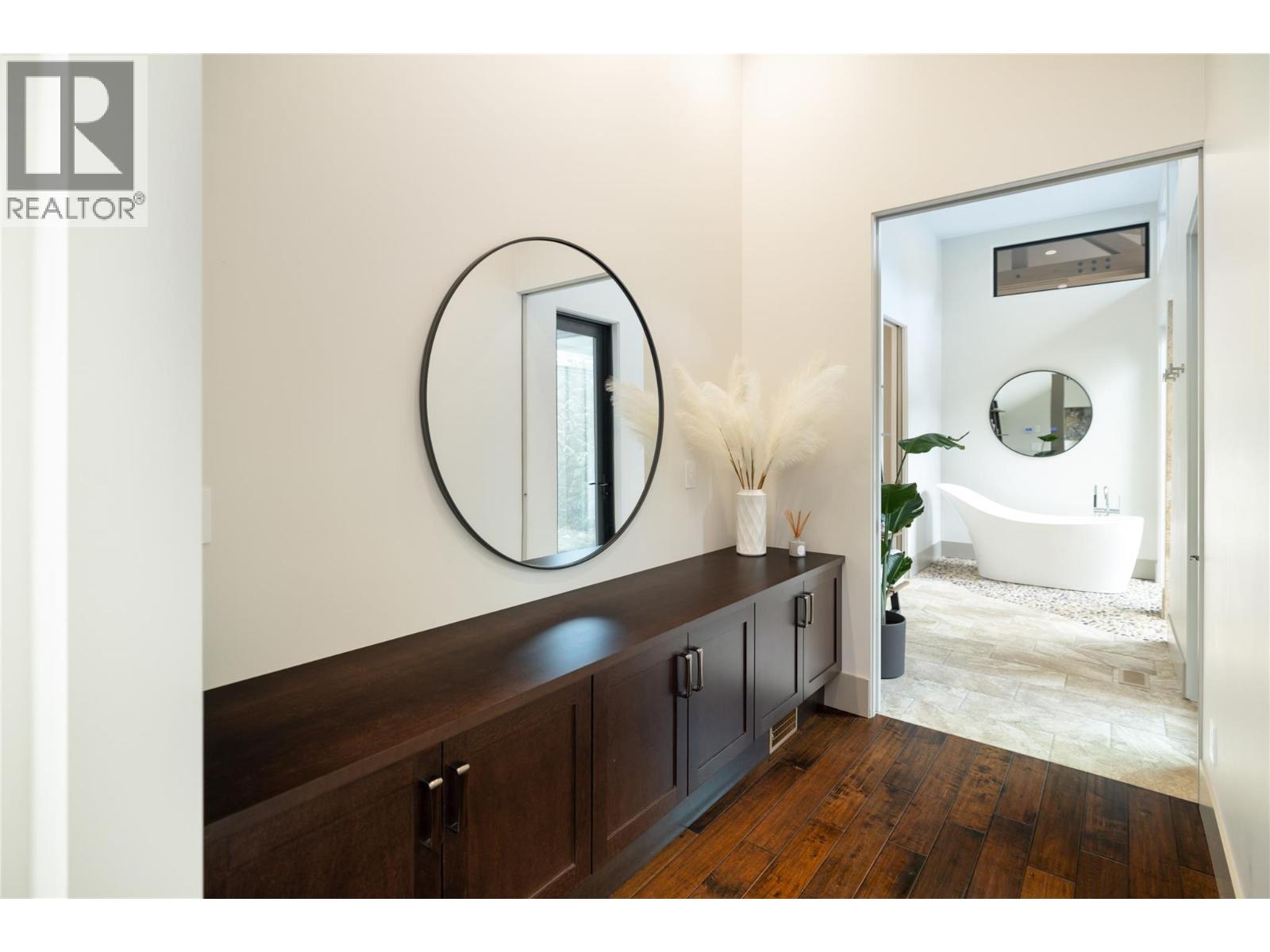  508 Vardon Lane, Vernon