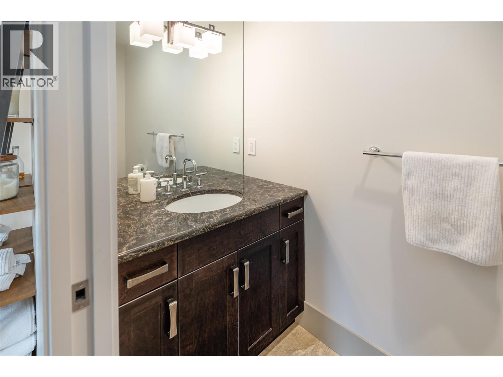  508 Vardon Lane, Vernon