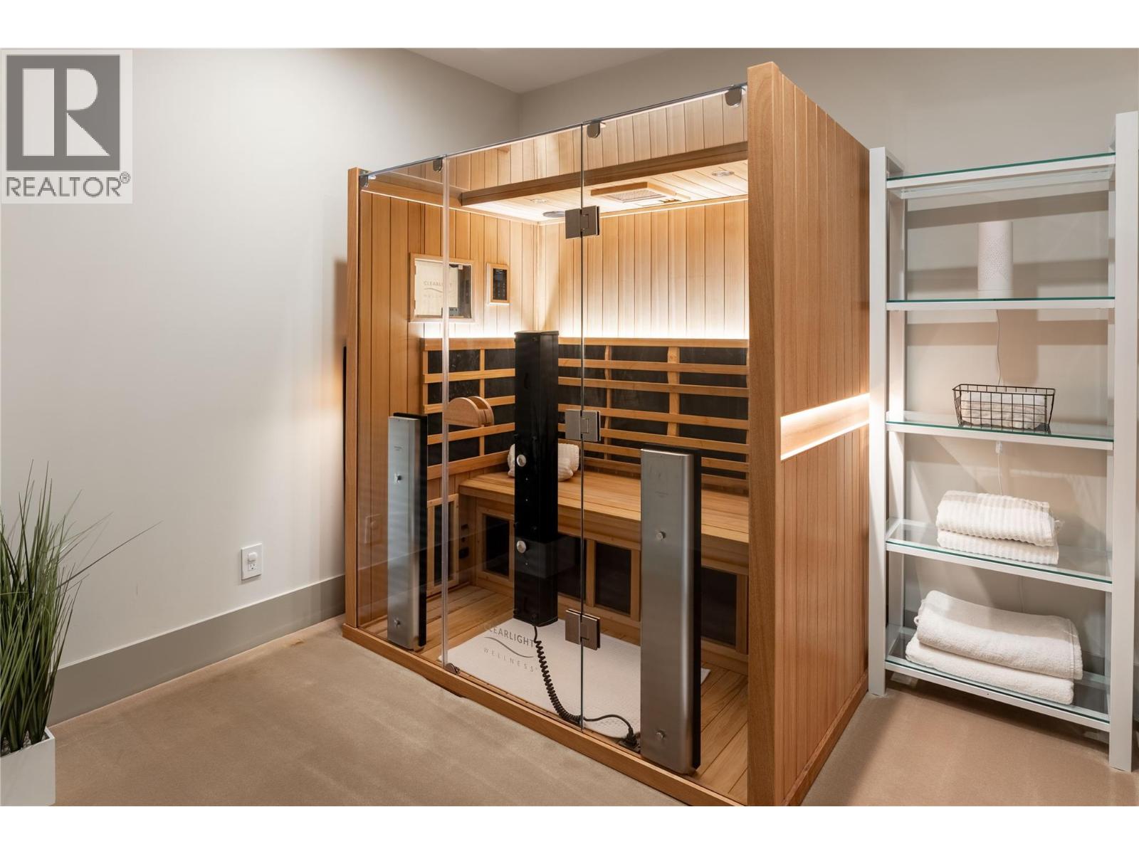  508 Vardon Lane, Vernon