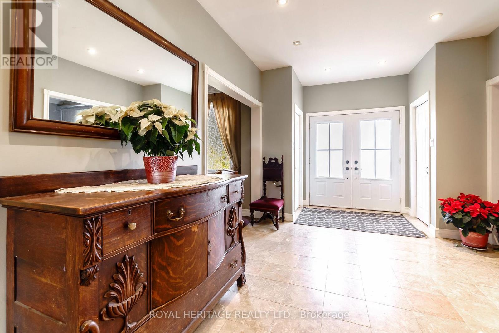 2435 Elm Tree photo 4