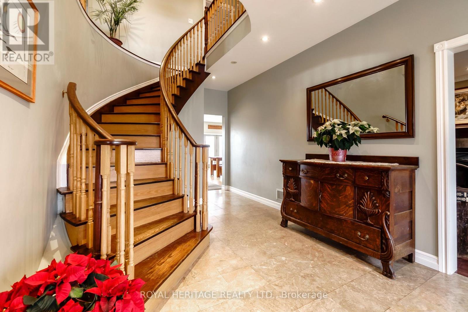 2435 Elm Tree photo 3