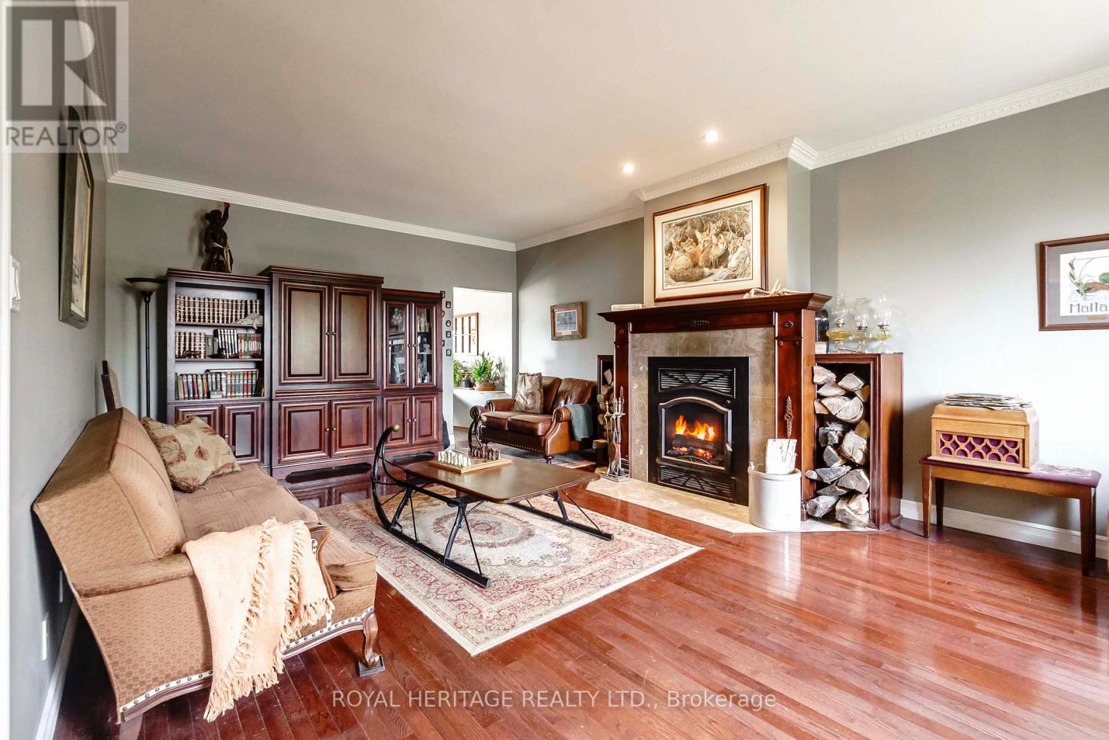 2435 Elm Tree photo 5