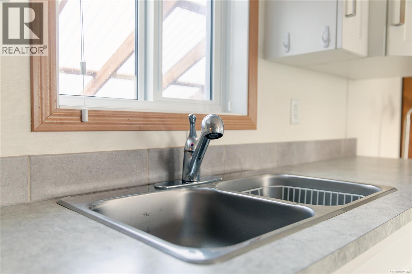 421 Humpback Pl, Ucluelet