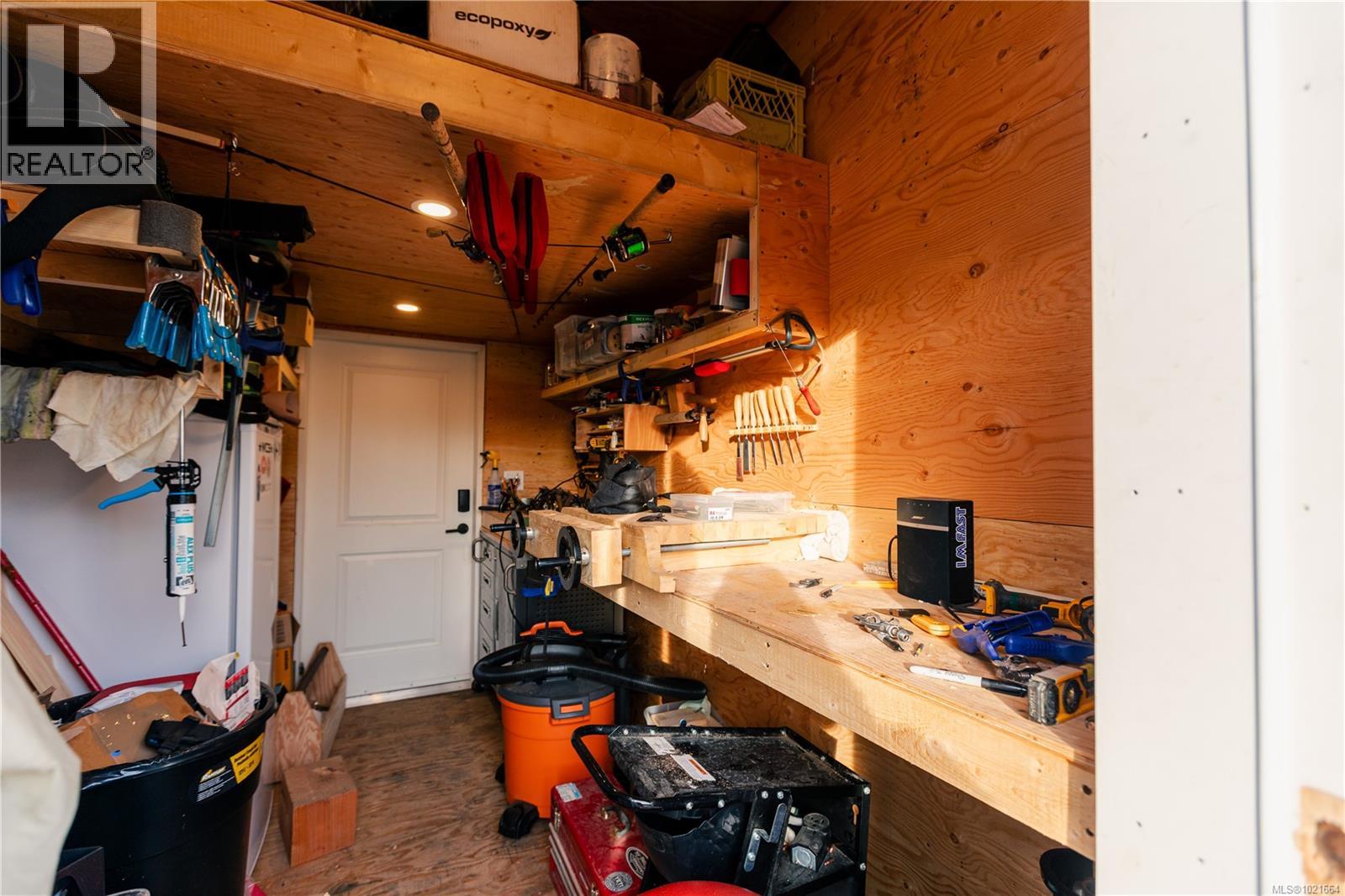 421 Humpback Pl, Ucluelet