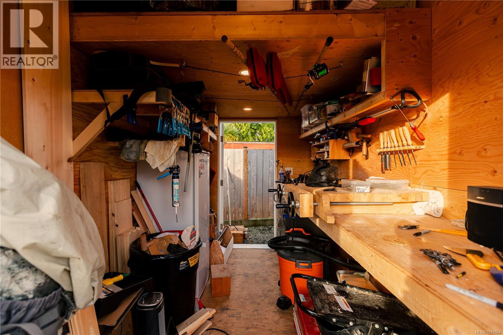 421 Humpback Pl, Ucluelet