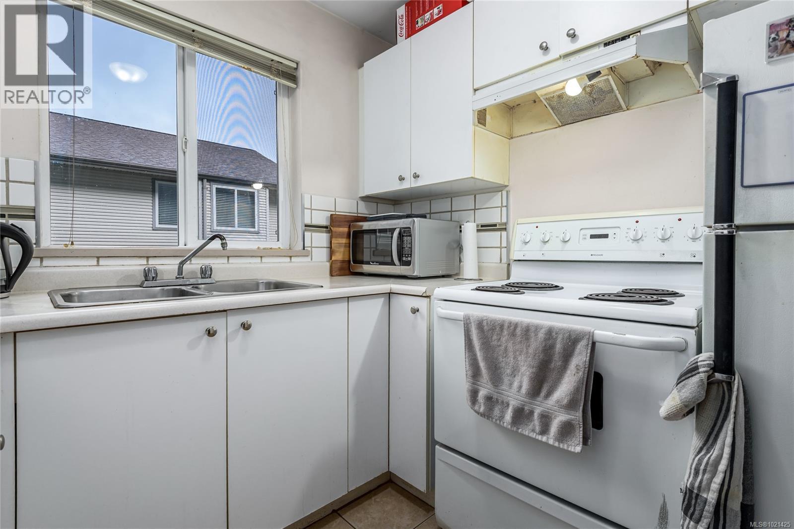 #207 1050 BRAIDWOOD RD - 10