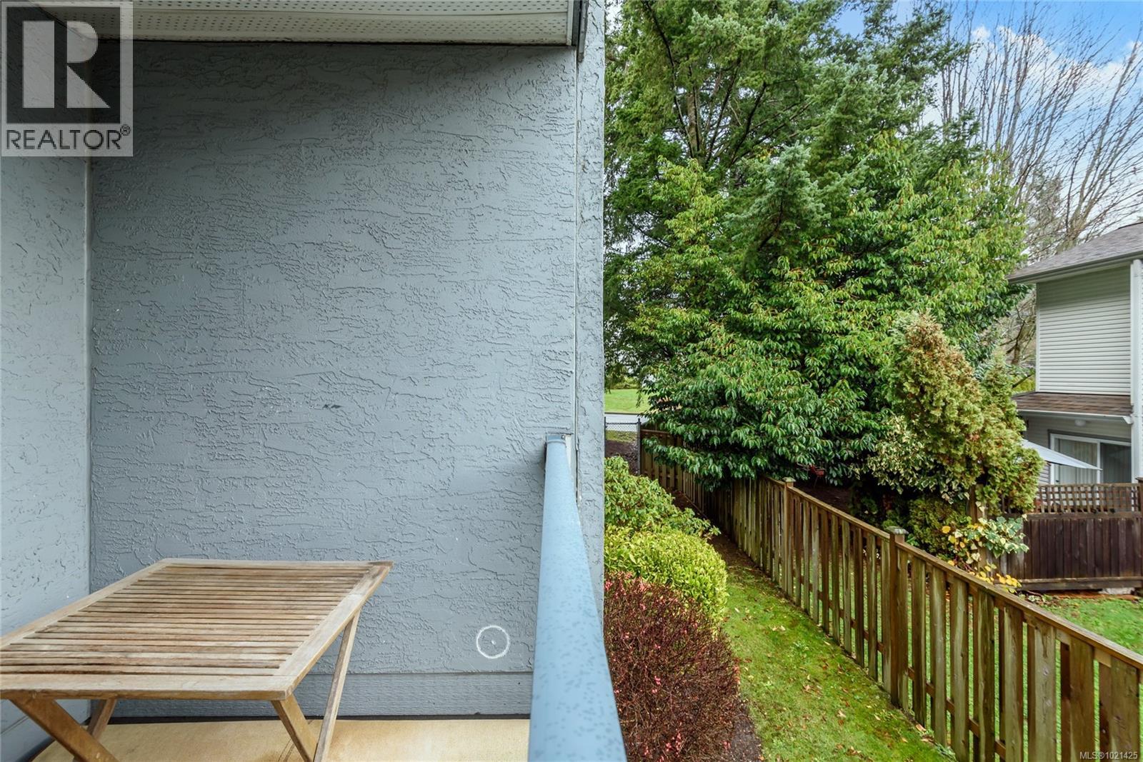 #207 1050 BRAIDWOOD RD - 21