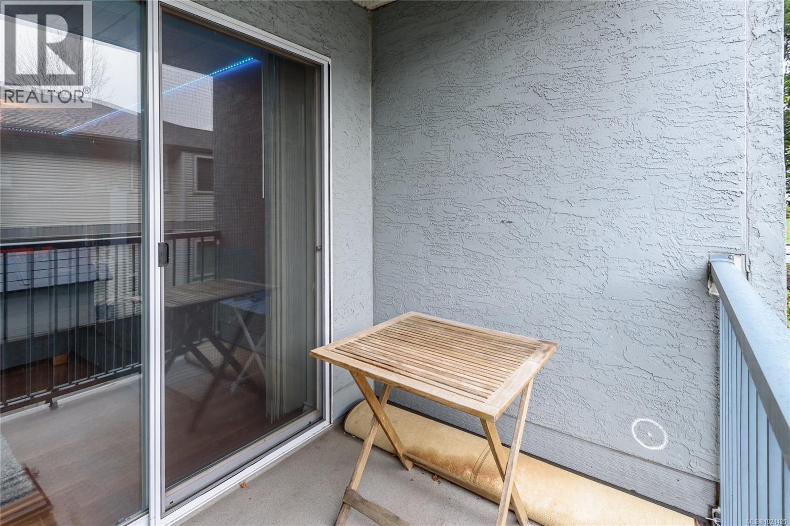 #207 1050 Braidwood Rd - 22