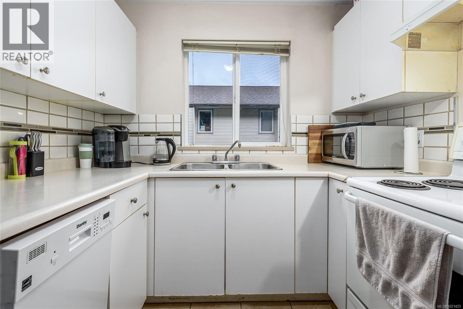 #207 1050 Braidwood Rd - 8