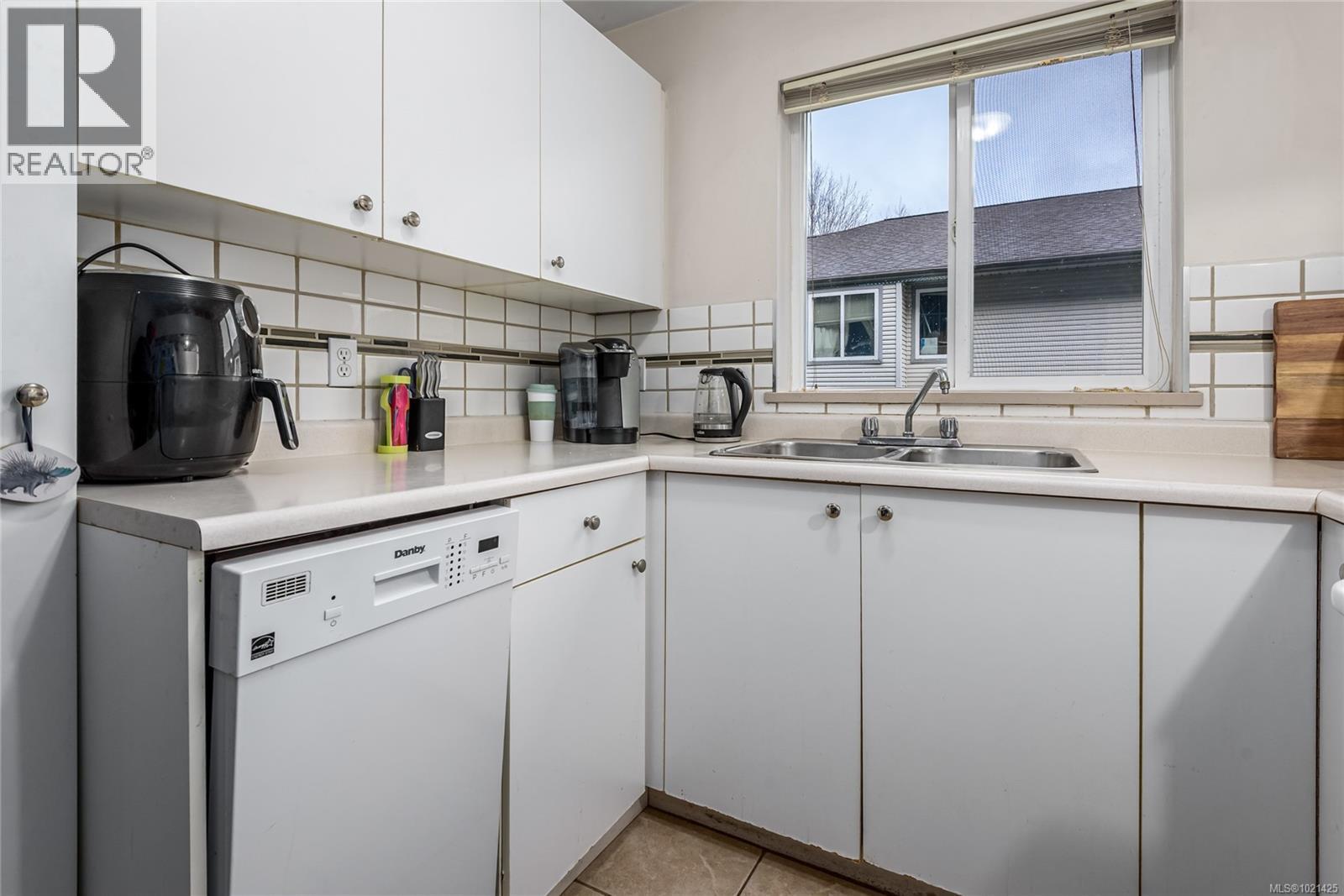 #207 1050 Braidwood Rd - 9