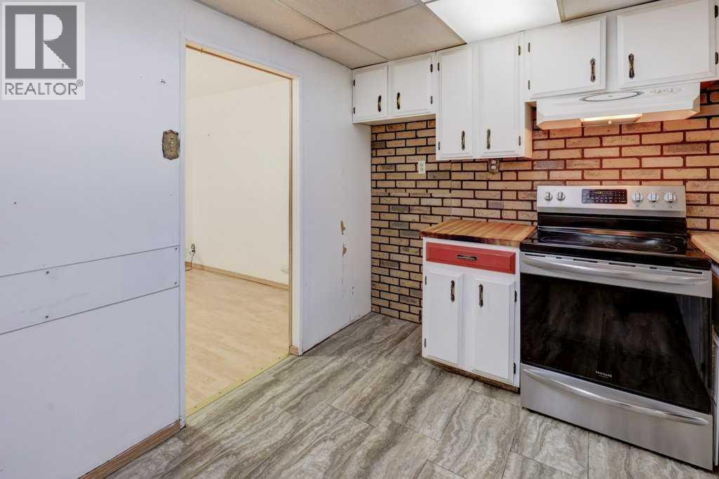 Single Family House Bungalow for Sale in   Avenue NE Tuxedo Park Calgary 