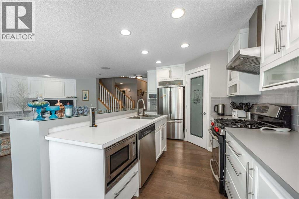 Single Family House for Sale in  Everstone Drive SW Evergreen Calgary 