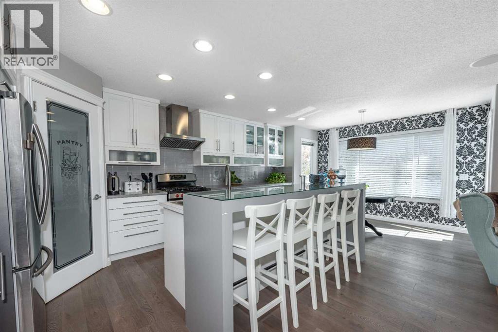 Single Family House for Sale in  Everstone Drive SW Evergreen Calgary 