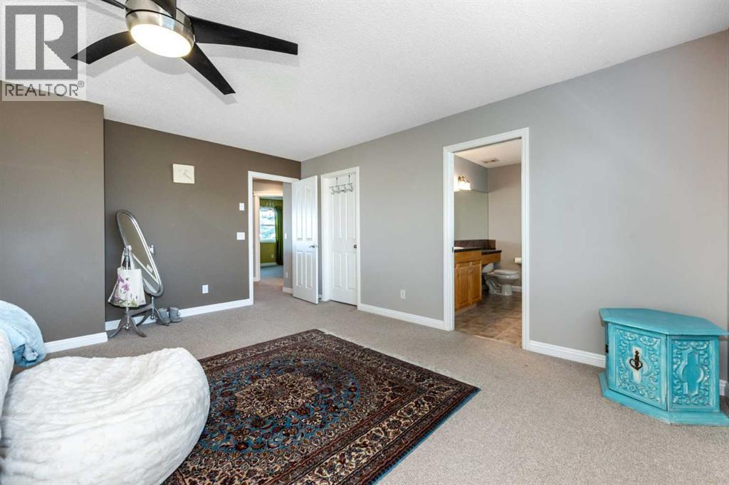 Single Family House for Sale in  Everstone Drive SW Evergreen Calgary 