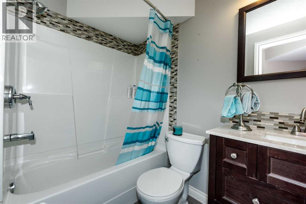 Single Family House for Sale in  Everstone Drive SW Evergreen Calgary 