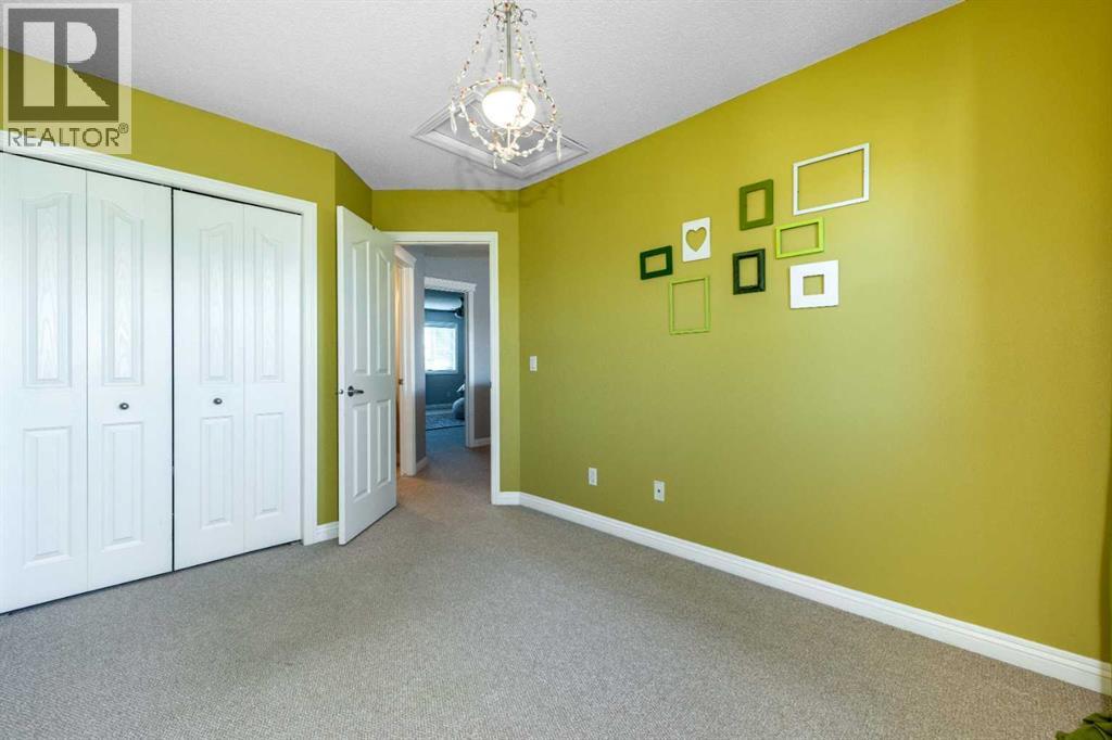 Single Family House for Sale in  Everstone Drive SW Evergreen Calgary 