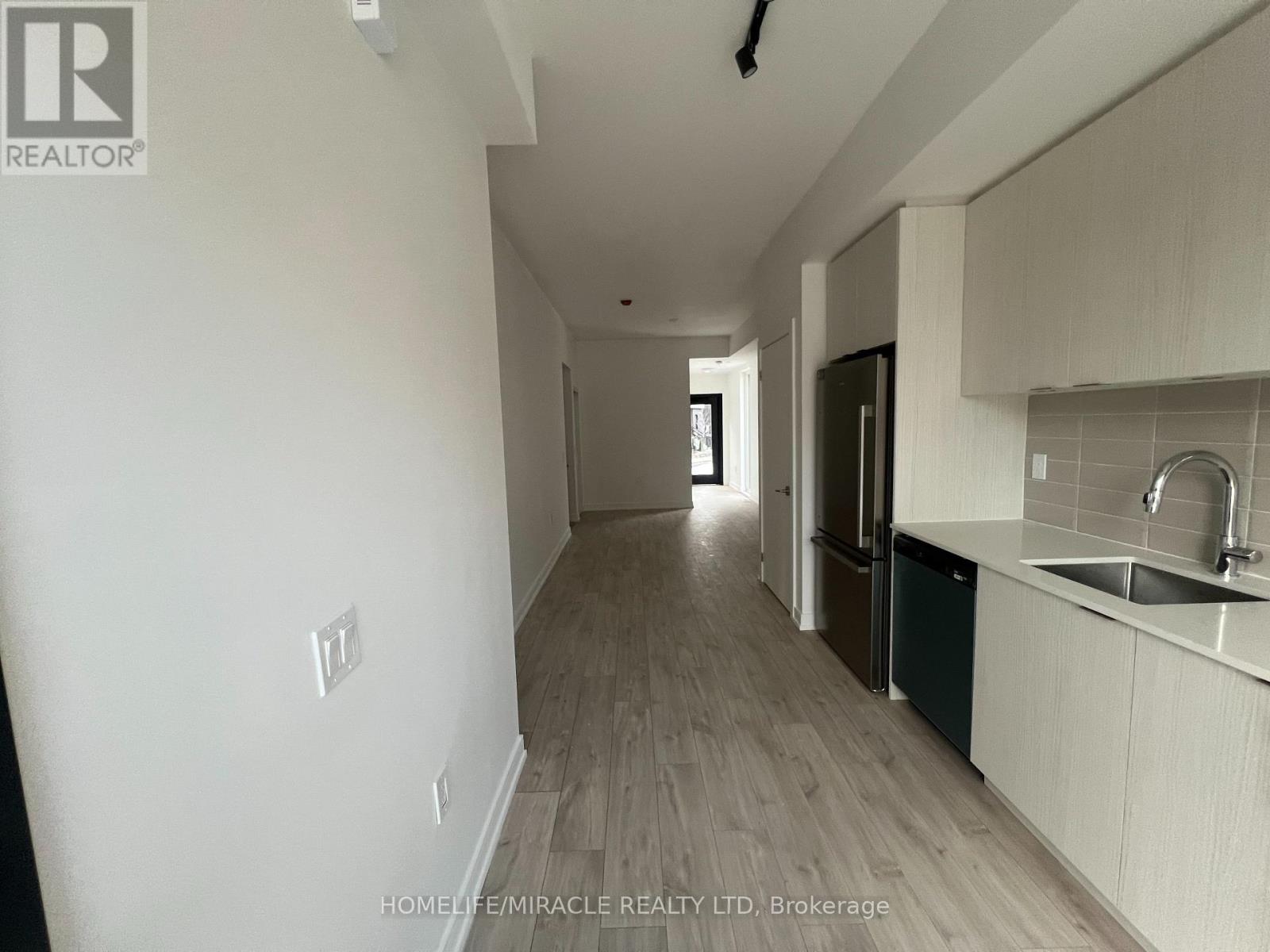 20 - 168 CLONMORE DRIVE - Photo 4 of 16, Toronto (Birchcliffe-Cliffside), Ontario