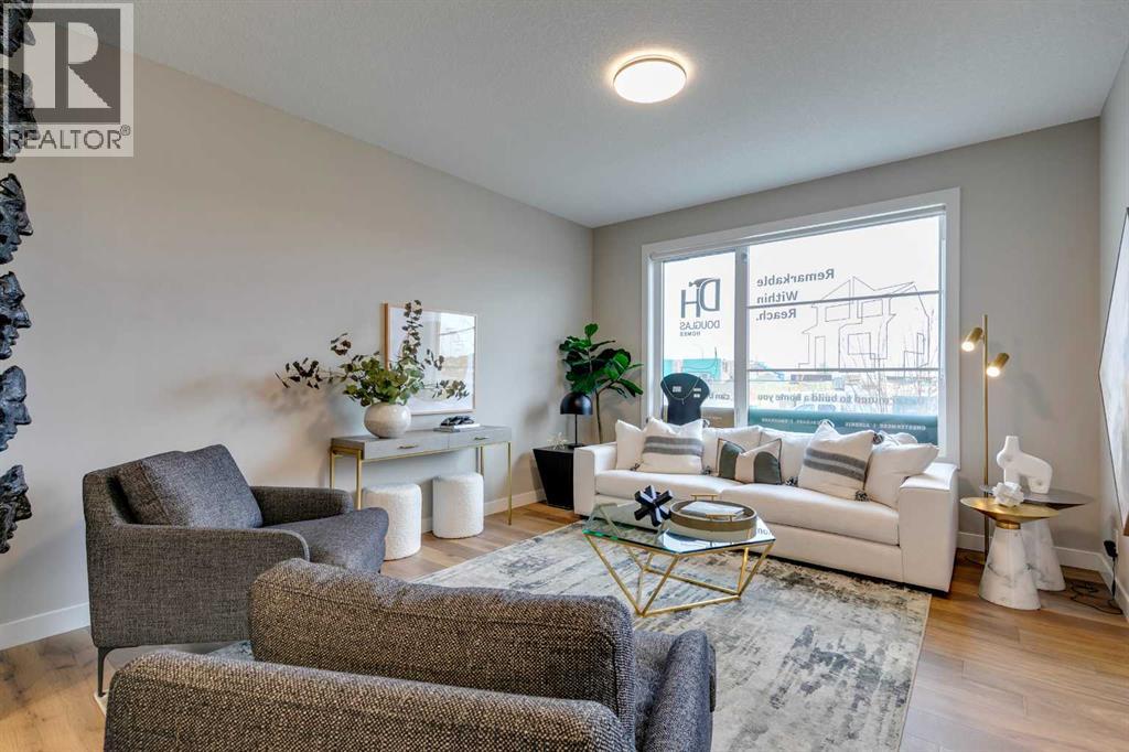 334 Sundown Road - Photo 4 of 11, Cochrane, Alberta