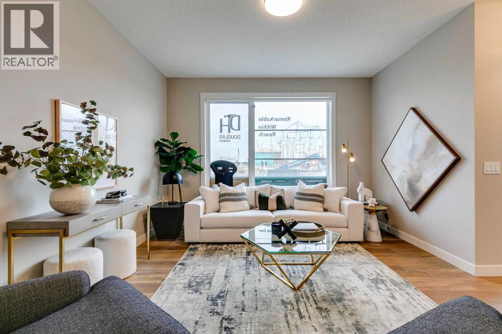 334 Sundown Road - Photo 3 of 11, Cochrane, Alberta