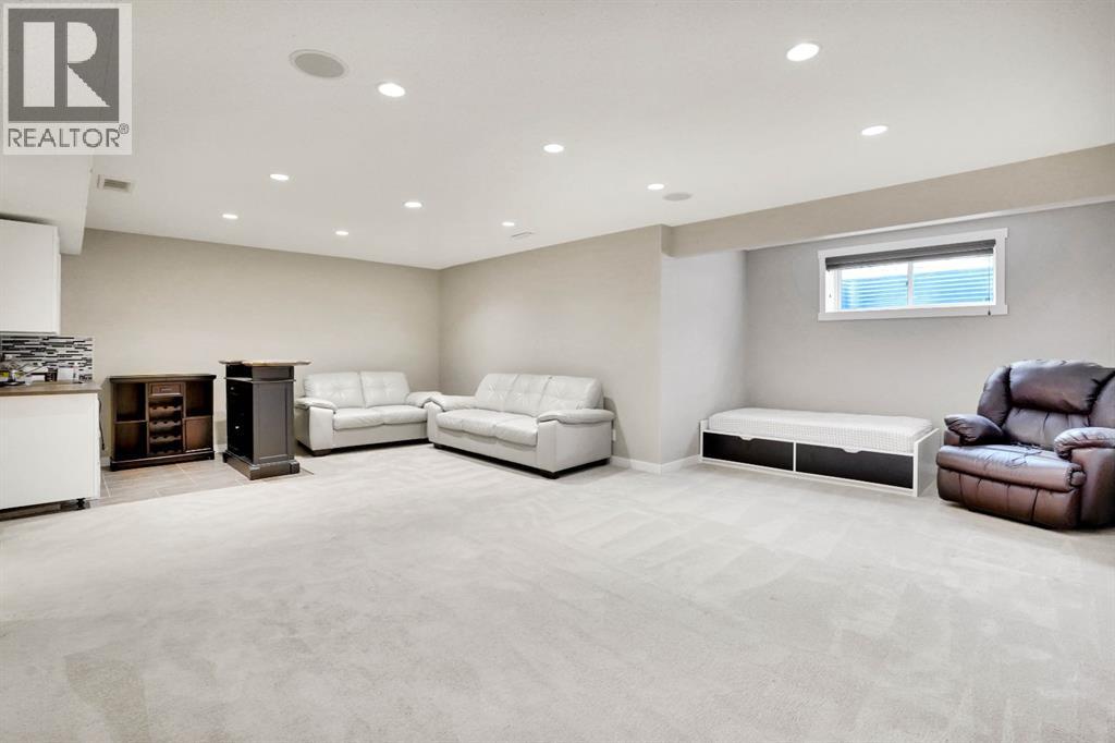 Single Family House for Sale in  Everoak Green SW Evergreen Calgary 