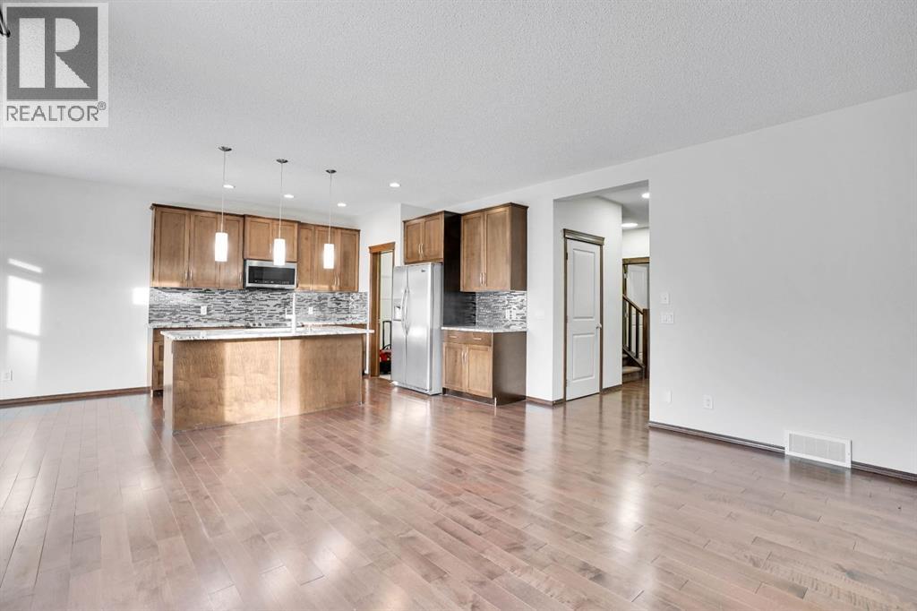 Single Family House for Sale in  Everoak Green SW Evergreen Calgary 