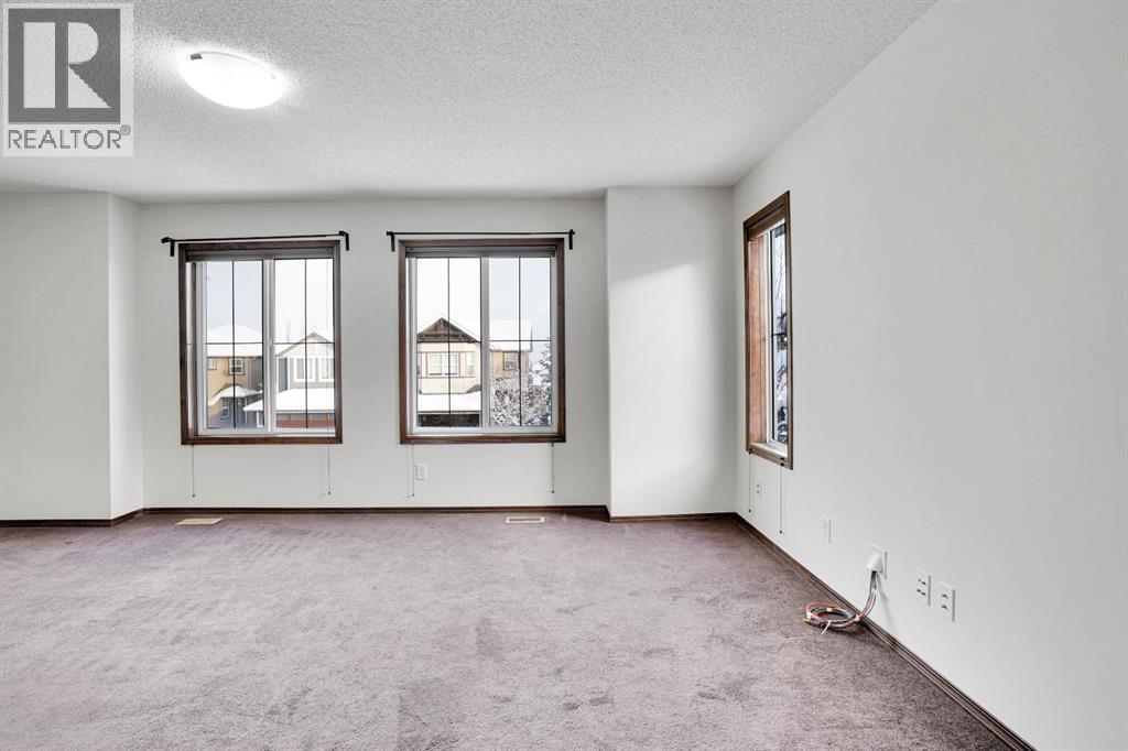 Single Family House for Sale in  Everoak Green SW Evergreen Calgary 