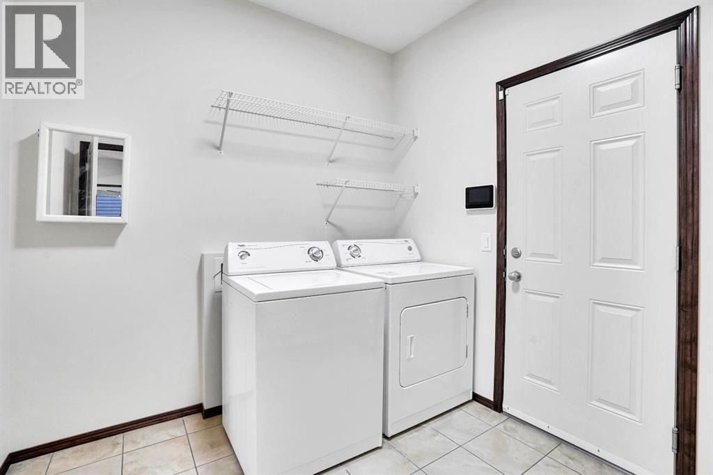 Single Family House for Sale in  Everoak Green SW Evergreen Calgary 