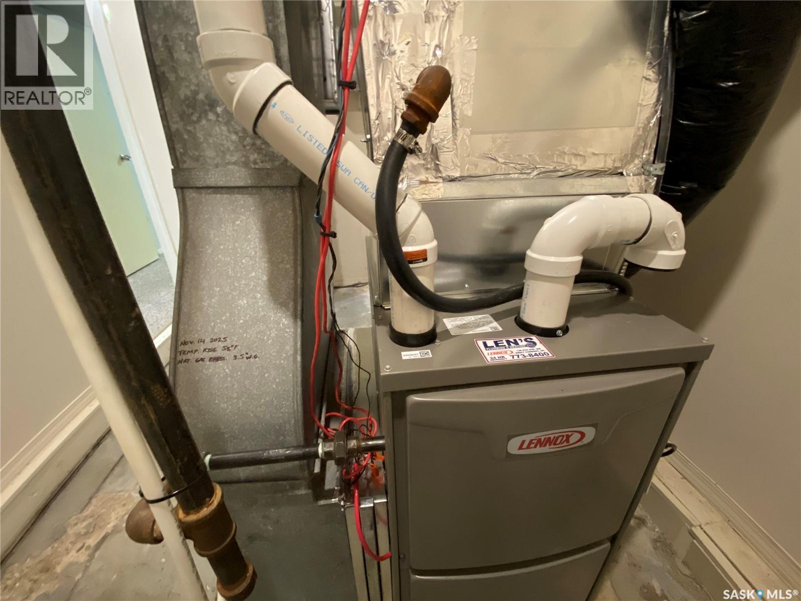 Single Family House Bungalow for Sale in  th AVENUE NW Swift Current 