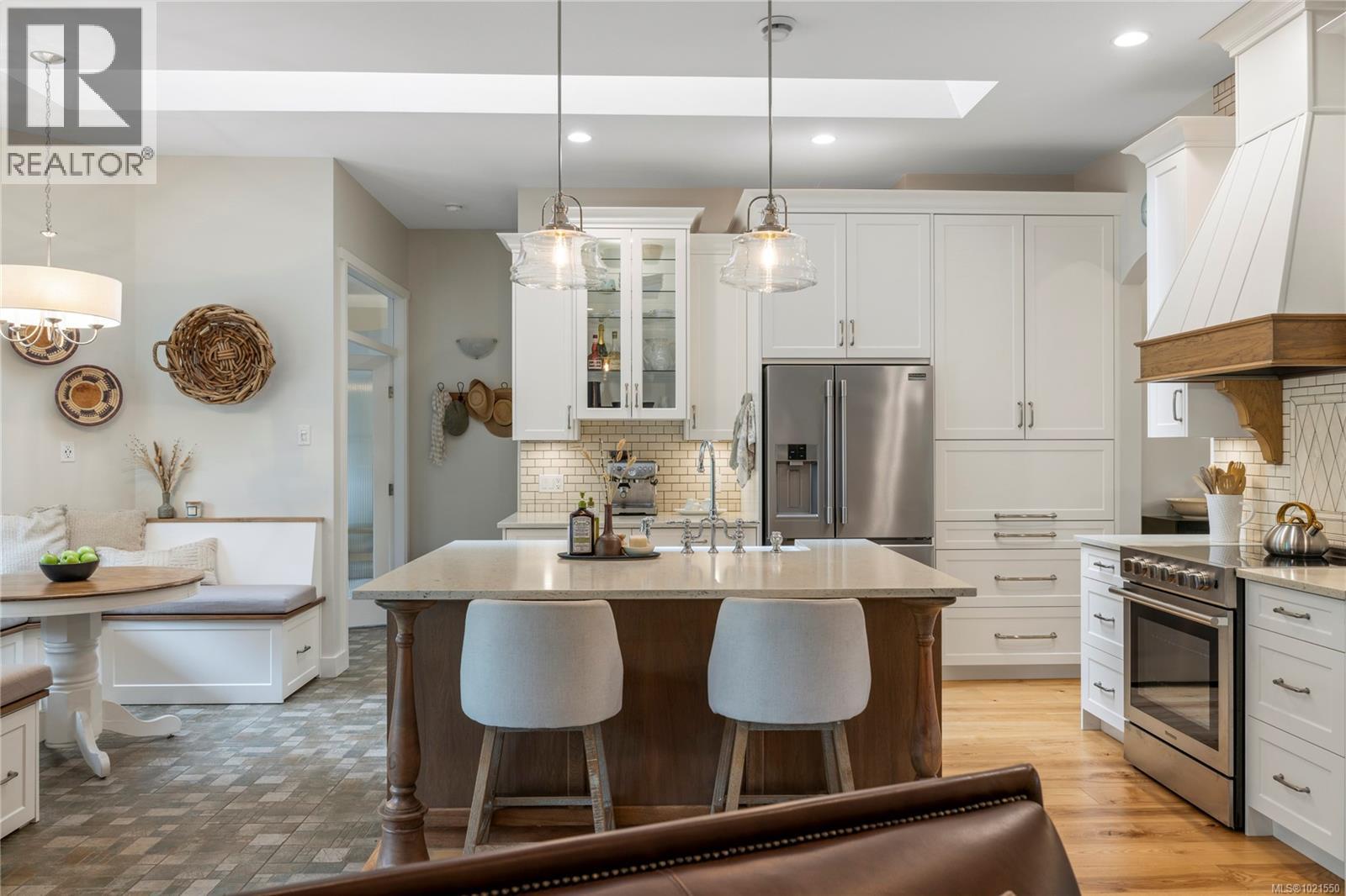 7190 Hase Pl, Lantzville