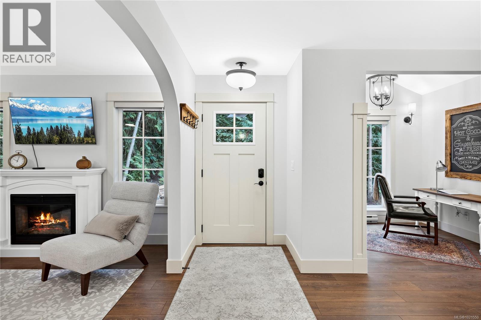 7190 Hase Pl, Lantzville