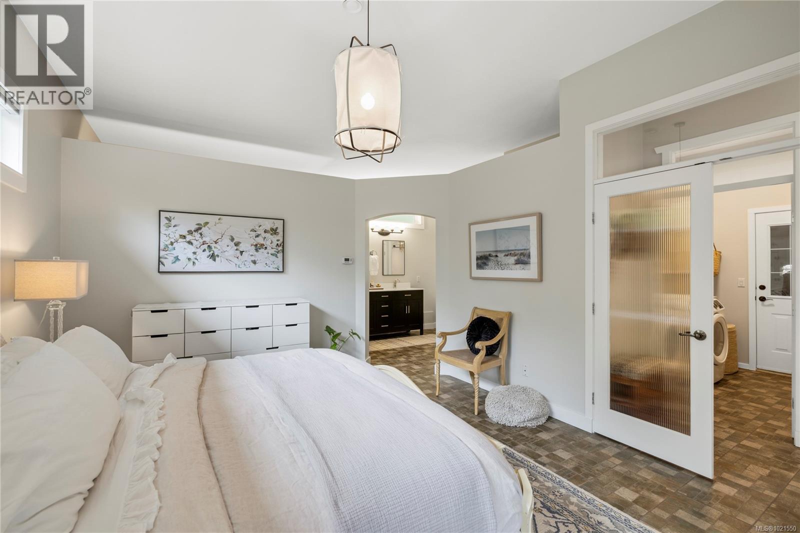 7190 Hase Pl, Lantzville