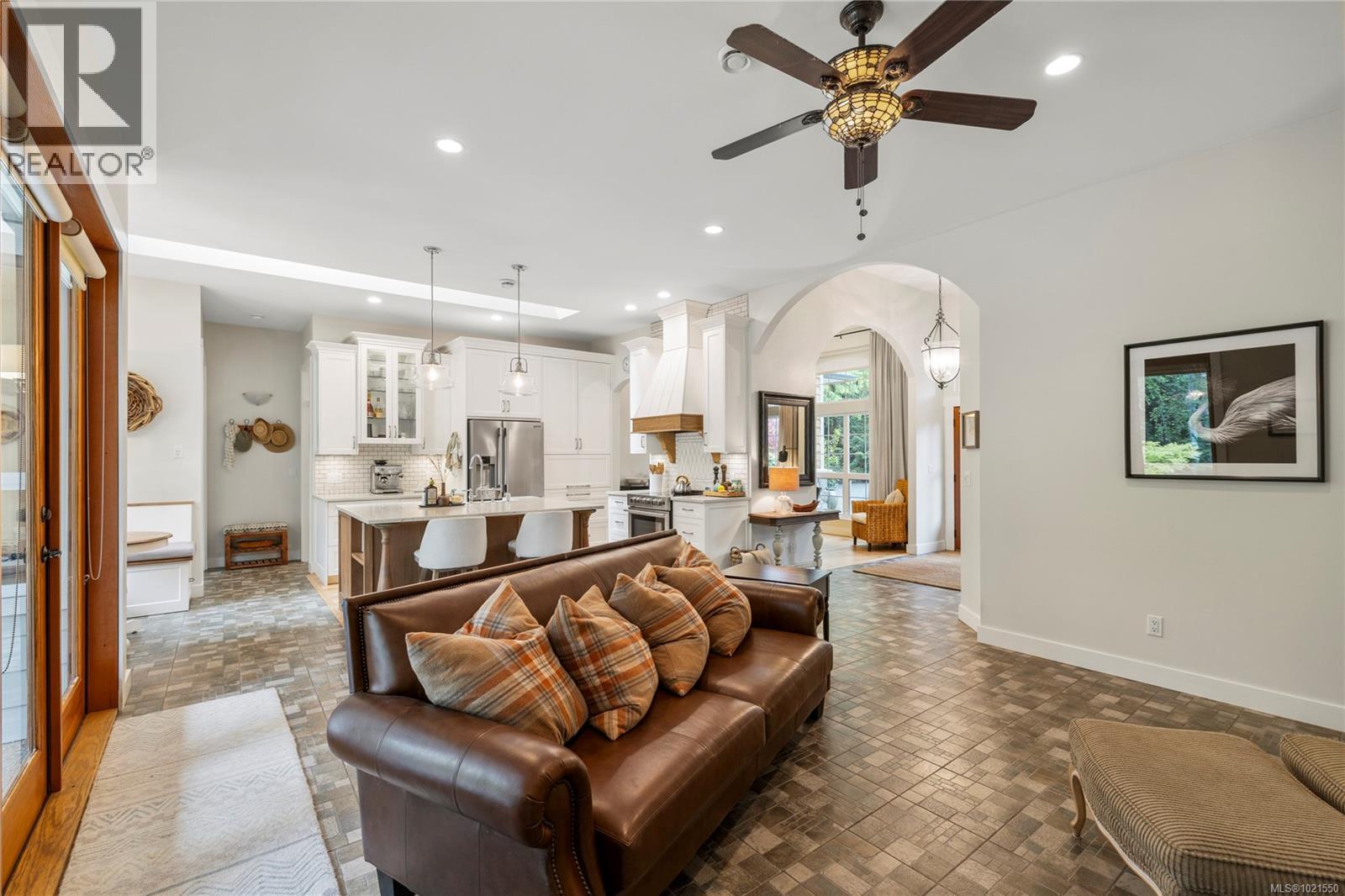 7190 Hase Pl, Lantzville