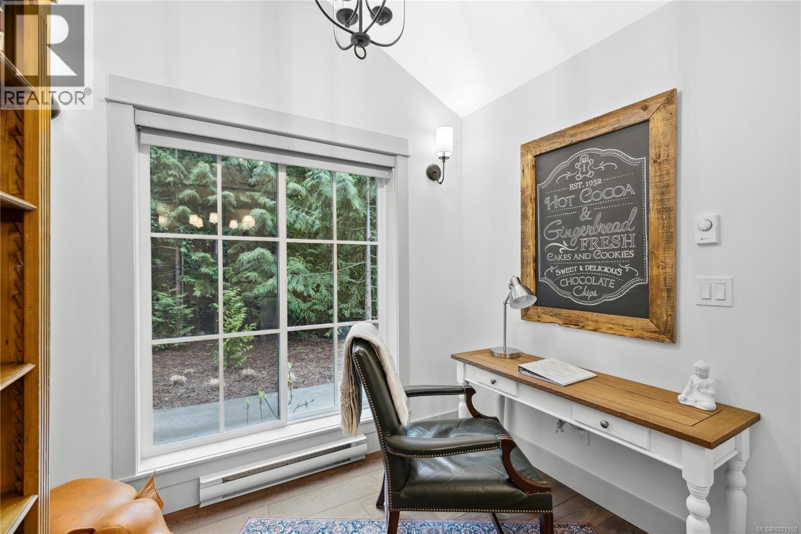 7190 Hase Pl, Lantzville