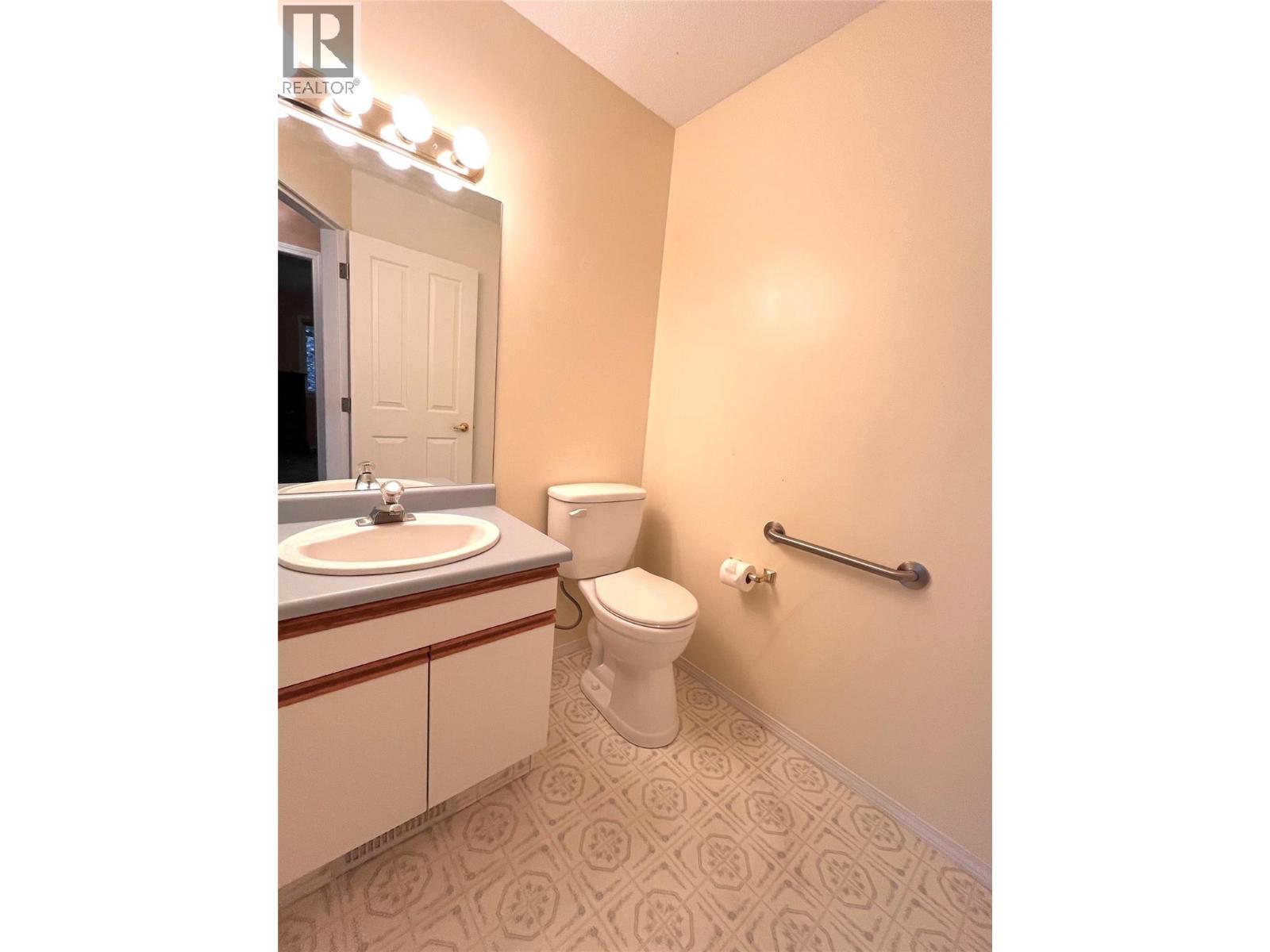 #13 2210 COLUMBIA Avenue - 10