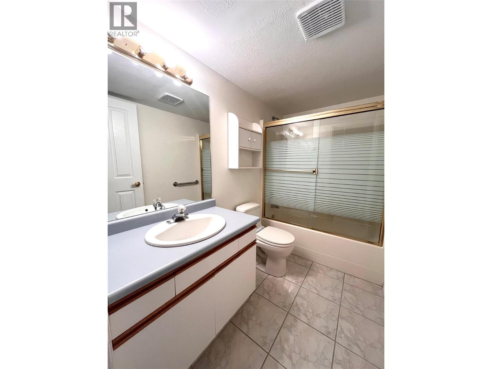 #13 2210 COLUMBIA Avenue - 21