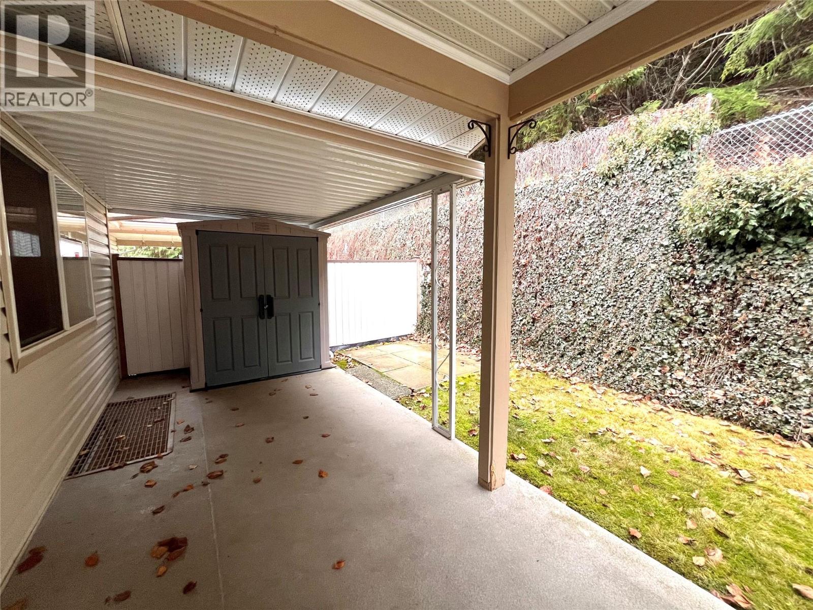 #13 2210 COLUMBIA Avenue - 27