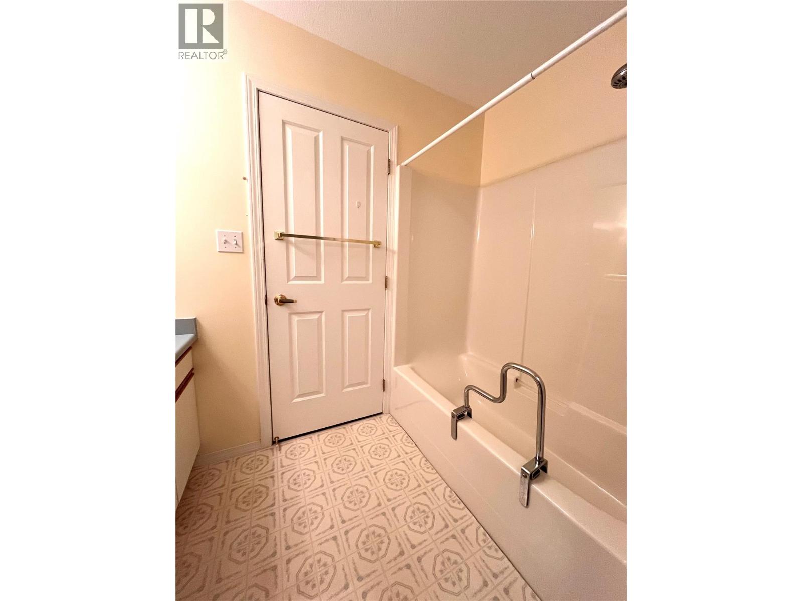#13 2210 COLUMBIA Avenue - 13