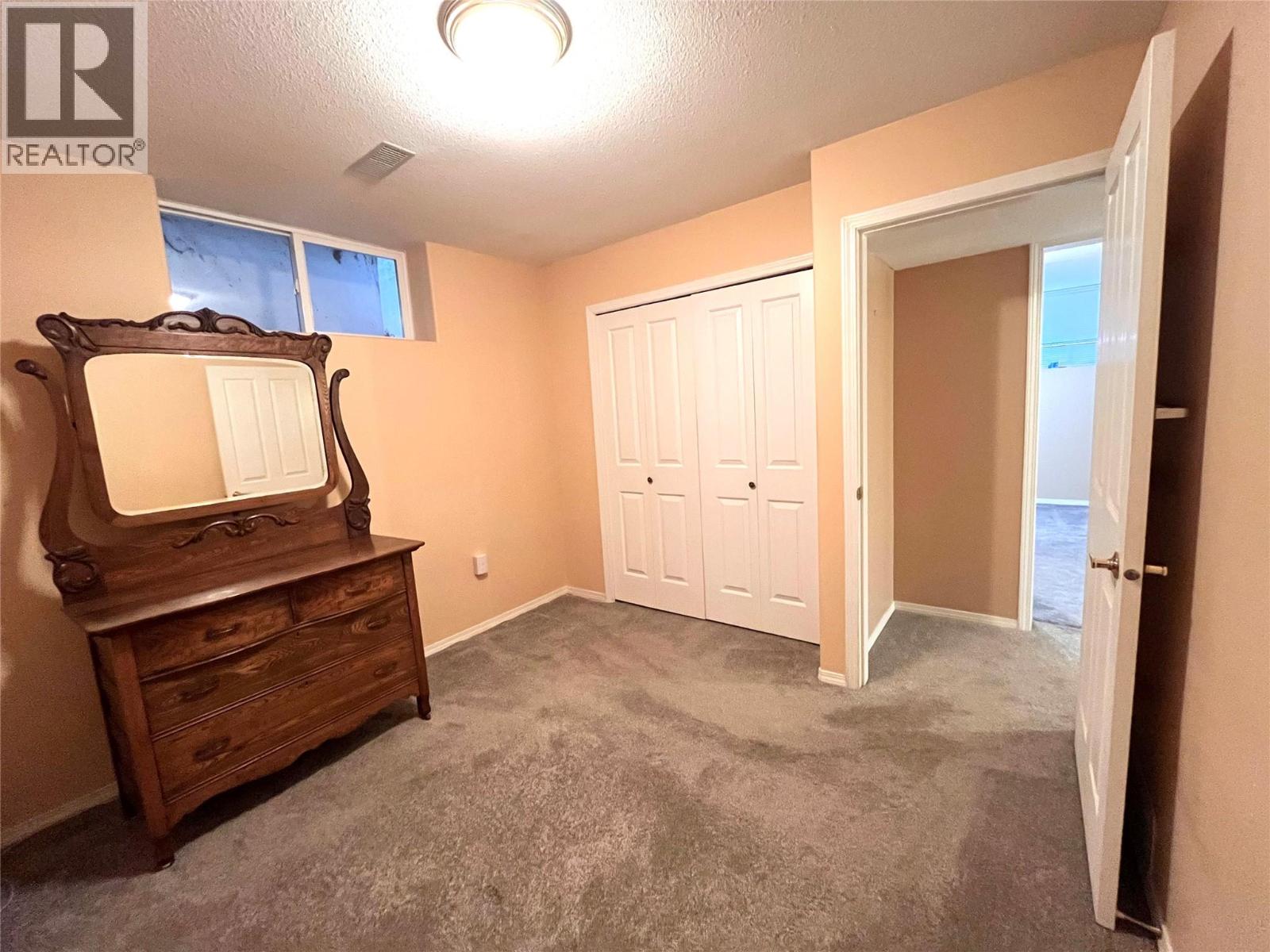 #13 2210 COLUMBIA Avenue - 19