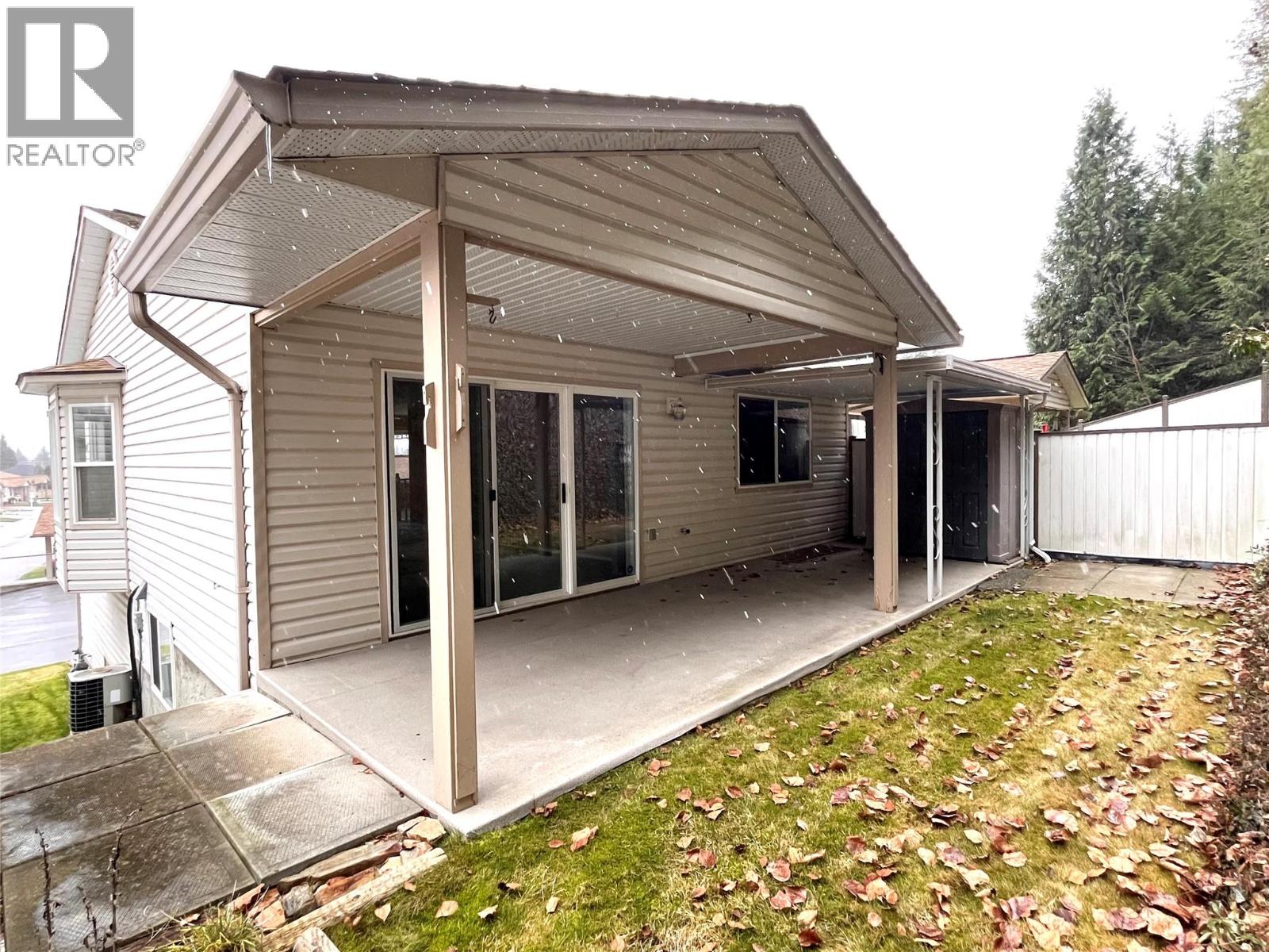 #13 2210 COLUMBIA Avenue - 25