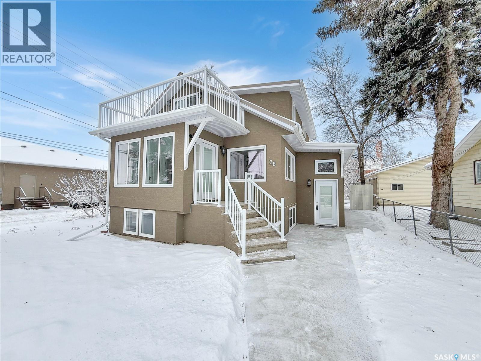28 3rd AVENUE NE, Swift Current, Saskatchewan
