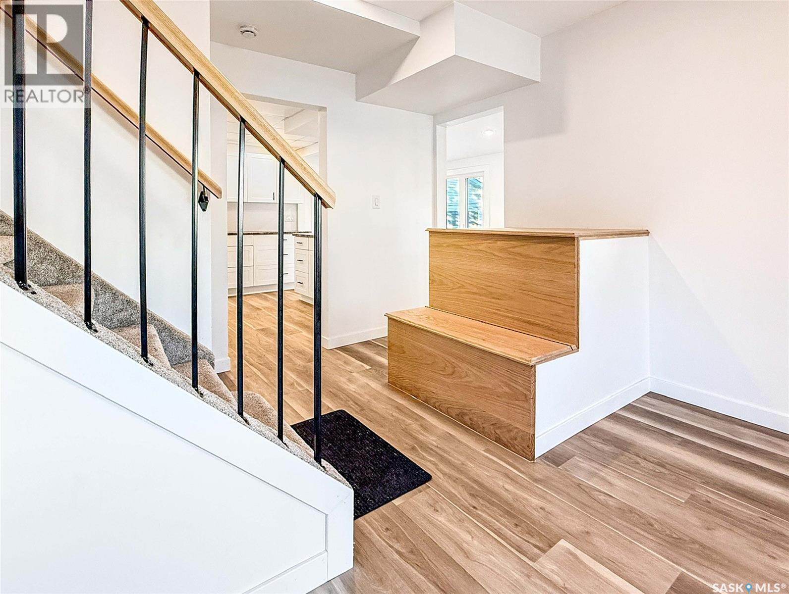 Single Family House 2 Level for Sale in  rd AVENUE NE Swift Current 