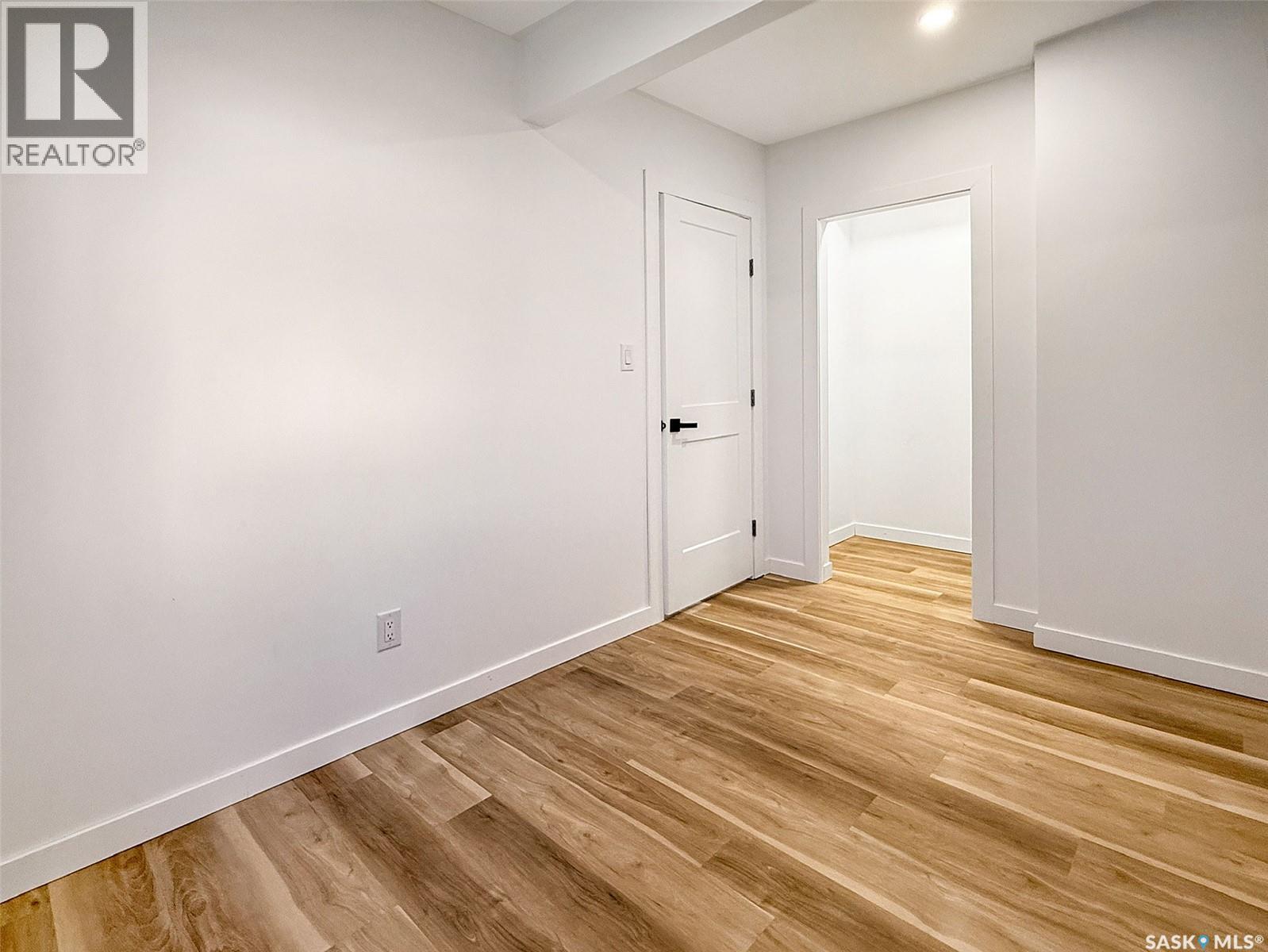 Single Family House 2 Level for Sale in  rd AVENUE NE Swift Current 